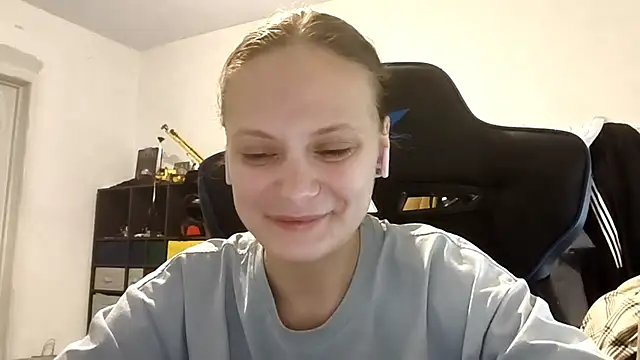 LuluSweetyGirl online show from March 21, 8:19 am