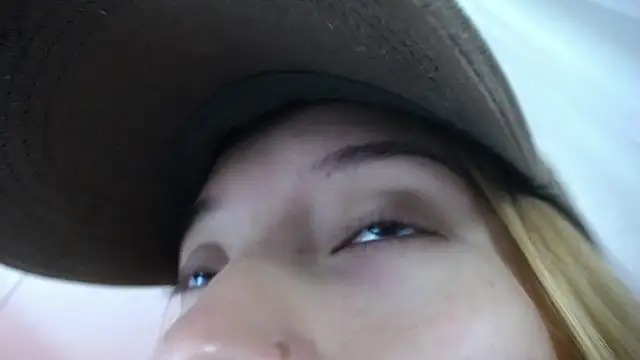 lucyrivera  online show from March 30, 11:44 am