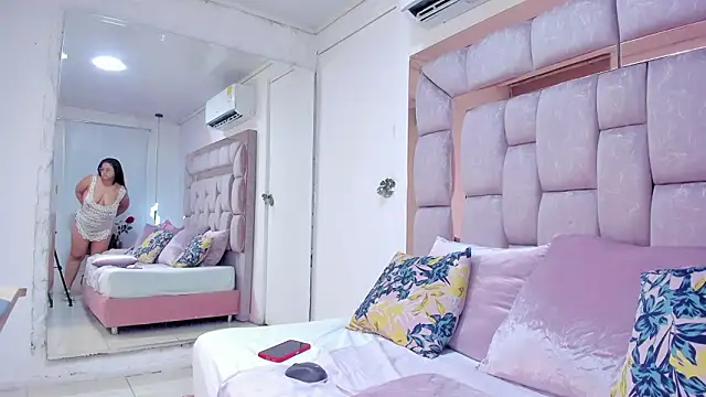 Snapshot of isabellablazee chatting on March 14, 2:22 pm isabellablazee online show from March 14, 2:22 pm