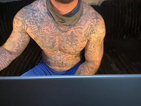 Snapshot of coookieandcream chatting on March 26, 2:50 am coookieandcream online show from March 26, 2:50 am