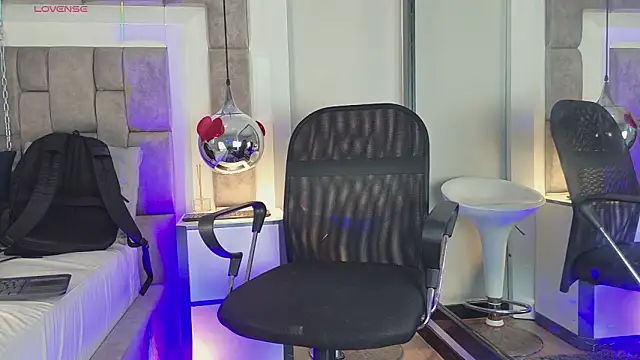 Austin Reedss online show from March 25, 1:17 pm