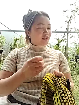 Snapshot of Ttmay- chatting on March 28, 2:44 am Ttmay- online show from March 28, 2:44 am