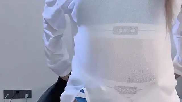 Snapshot of Baixi-01 chatting on March 6, 4:42 am Baixi-01 online show from March 6, 4:42 am