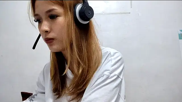 EllieCoconut001 online show from April 19, 11:42 am