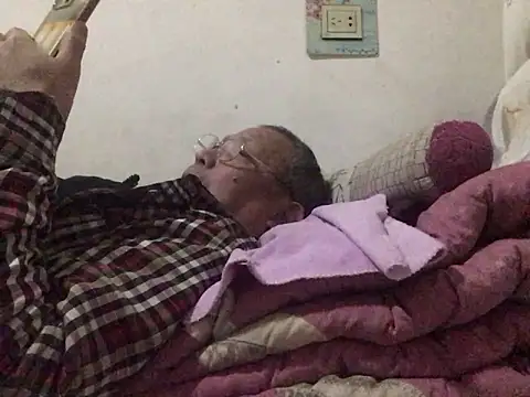 Snapshot of yaocaobi8 chatting on March 18, 1:14 pm yaocaobi8 online show from March 18, 1:14 pm