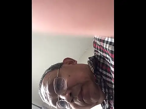 Snapshot of yaocaobi8 chatting on March 24, 12:48 am yaocaobi8 online show from March 24, 12:48 am