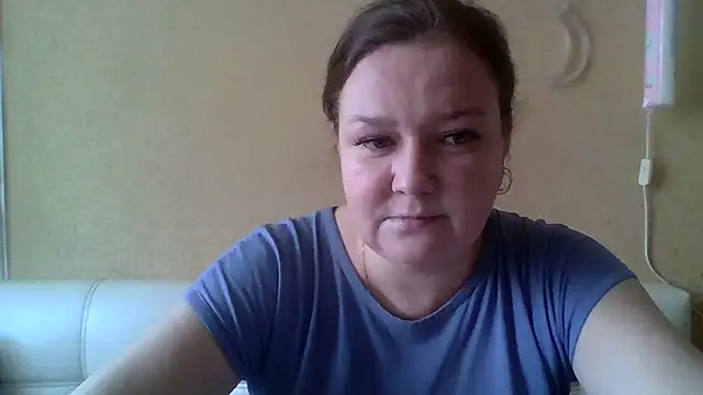 Snapshot of LubovBloom chatting on February 25, 7:29 am LubovBloom online show from February 25, 7:29 am