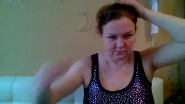 Snapshot of LubovBloom chatting on February 26, 6:12 am LubovBloom online show from February 26, 6:12 am