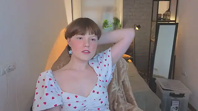 Snapshot of _DreamLuna1_ chatting on March 24, 1:38 pm DreamLuna1 online show from March 24, 1:38 pm