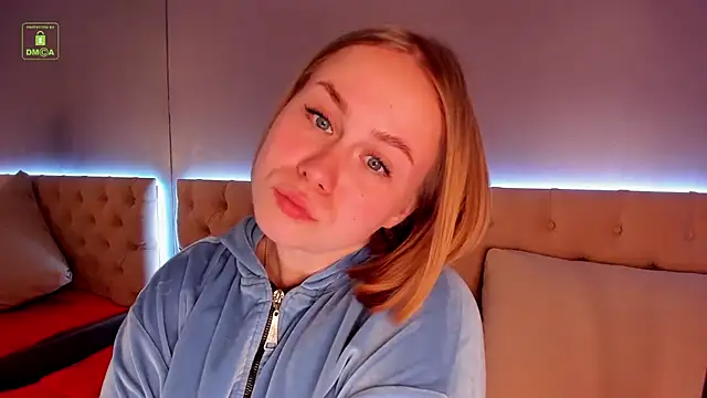 stacy moorex online show from July 8, 8:35 pm
