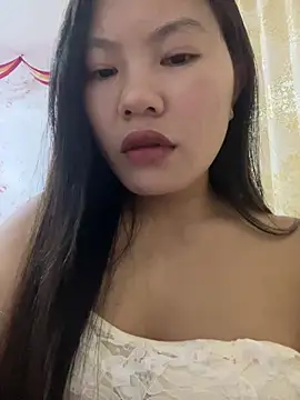 Snapshot of qweqwe2qwe3 chatting on March 6, 11:28 am qweqwe2qwe3 online show from March 6, 11:28 am