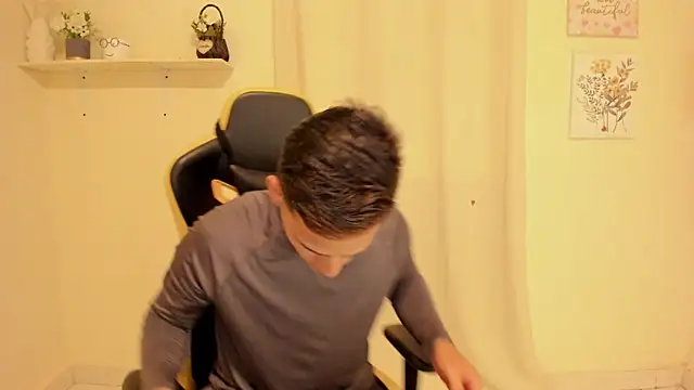 sexy andres01 online show from June 4, 2:34 pm