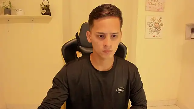 sexy andres01 online show from June 9, 9:37 pm