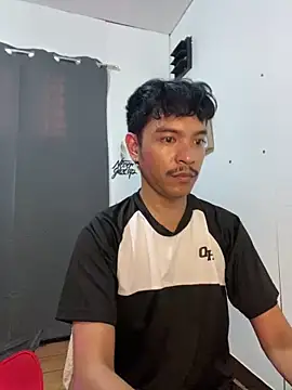 Snapshot of asian_darlingcummersxXx chatting on June 18, 11:20 pm asian darlingcummersxXx online show from June 18, 11:20 pm