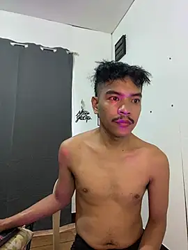 Snapshot of asian_darlingcummersxXx chatting on July 4, 1:56 am asian darlingcummersxXx online show from July 4, 1:56 am