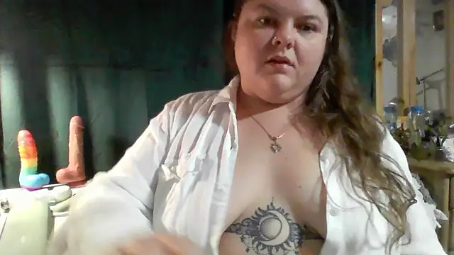 crystalizzze online show from June 11, 2:37 pm
