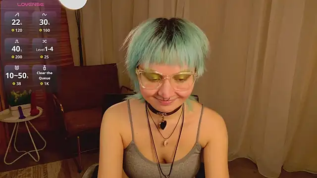 Snapshot of powderofgun chatting on April 19, 8:22 pm powderofgun online show from April 19, 8:22 pm