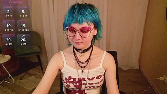 Snapshot of powderofgun chatting on June 6, 8:13 pm powderofgun online show from June 6, 8:13 pm