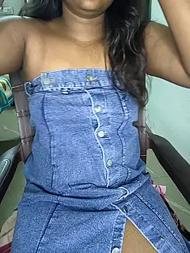 Snapshot of MISS_MADHURIBABY chatting on March 16, 11:03 am MISS MADHURIBABY online show from March 16, 11:03 am