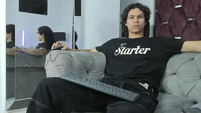 Snapshot of TonyBenedetti chatting on March 17, 8:12 pm TonyBenedetti online show from March 17, 8:12 pm