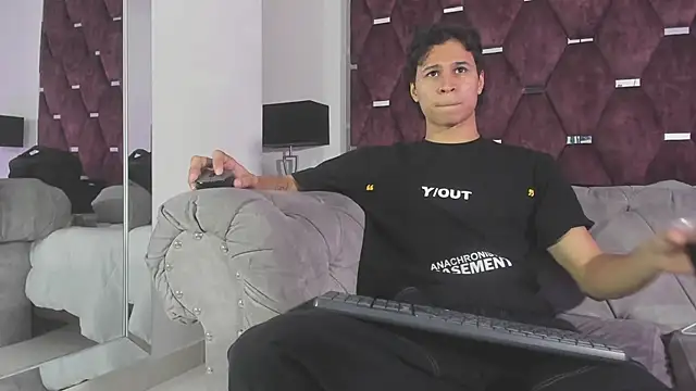 TonyBenedetti online show from July 10, 8:44 pm