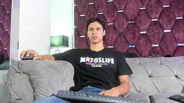 TonyBenedetti online show from July 12, 9:39 pm