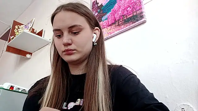 VeloraStar online show from March 4, 10:10 am