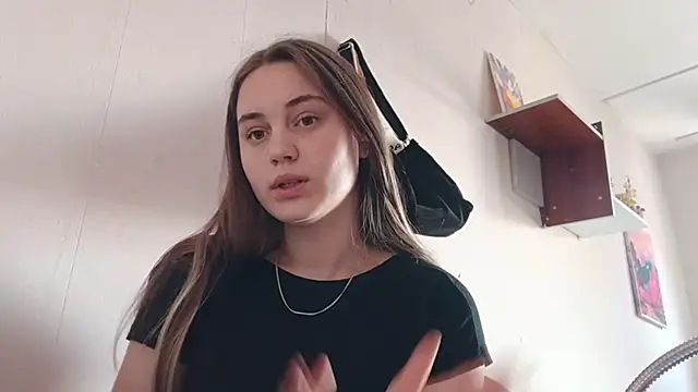 VeloraStar online show from April 7, 9:10 am