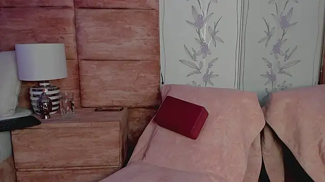 AtheneaVoss online show from July 18, 10:46 pm