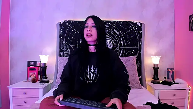 Snapshot of MiaLiberty chatting on March 27, 11:54 am MiaLiberty online show from March 27, 11:54 am