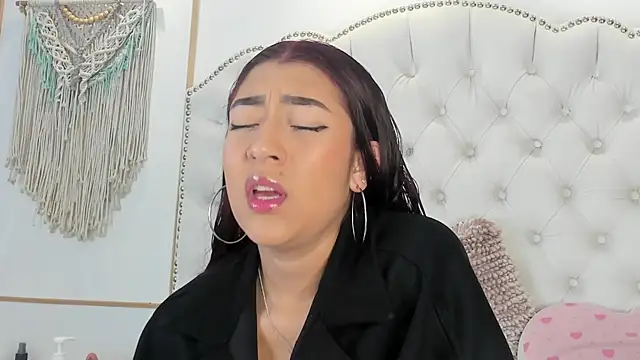 Snapshot of Sara_funy chatting on March 19, 11:14 am Sara funy online show from March 19, 11:14 am