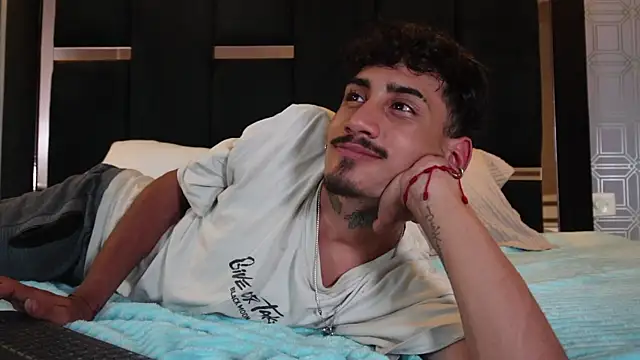 Snapshot of Dark_Eros_ chatting on March 9, 8:02 pm Dark Eros online show from March 9, 8:02 pm