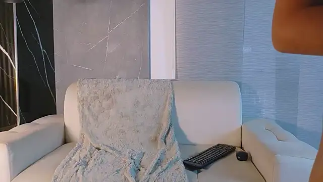 Snapshot of Jazmiin_Evans chatting on March 13, 7:42 pm Jazmiin Evans online show from March 13, 7:42 pm