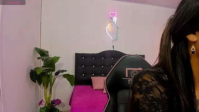 Snapshot of LINDSAY_TAY chatting on March 22, 3:54 am LINDSAY TAY online show from March 22, 3:54 am