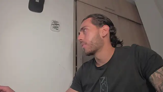 Snapshot of Axel__Blaze chatting on March 9, 12:42 pm Axel Blaze online show from March 9, 12:42 pm