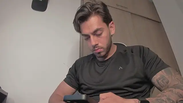 Snapshot of Axel__Blaze chatting on March 15, 10:16 pm Axel Blaze online show from March 15, 10:16 pm