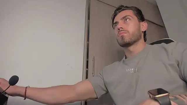 Snapshot of Axel__Blaze chatting on March 17, 12:19 pm Axel Blaze online show from March 17, 12:19 pm