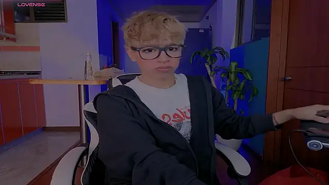 Snapshot of Ryan_sweet chatting on February 25, 1:43 pm Ryan sweet online show from February 25, 1:43 pm