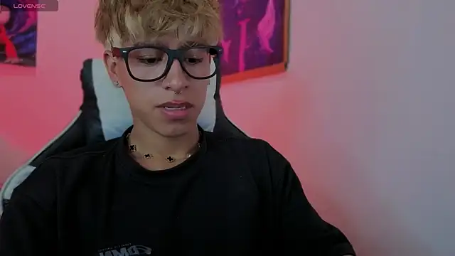 Snapshot of Ryan_sweet chatting on March 24, 12:21 pm Ryan sweet online show from March 24, 12:21 pm