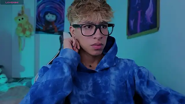 Snapshot of Ryan_sweet chatting on March 25, 3:07 pm Ryan sweet online show from March 25, 3:07 pm