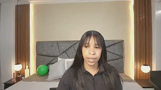ShayMilleer online show from May 25, 11:38 am