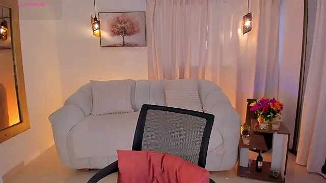 Snapshot of IsabellaLux_ chatting on March 28, 3:55 pm IsabellaLux online show from March 28, 3:55 pm