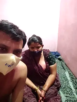 Snapshot of gujjuhotcouple chatting on March 4, 5:19 pm gujjuhotcouple online show from March 4, 5:19 pm