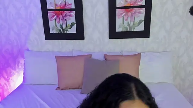 Snapshot of ElizabethBelle chatting on March 19, 8:46 pm ElizabethBelle online show from March 19, 8:46 pm