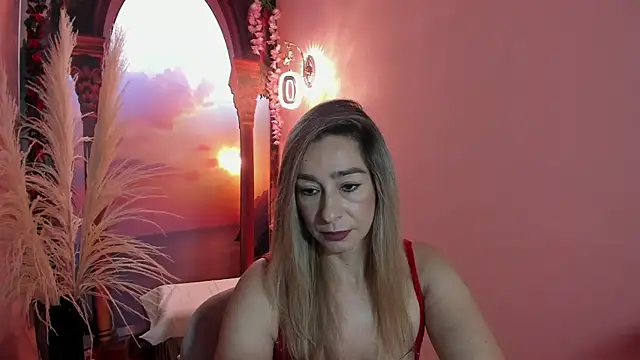 Snapshot of Madam_Dalila chatting on March 12, 11:38 am Madam Dalila online show from March 12, 11:38 am