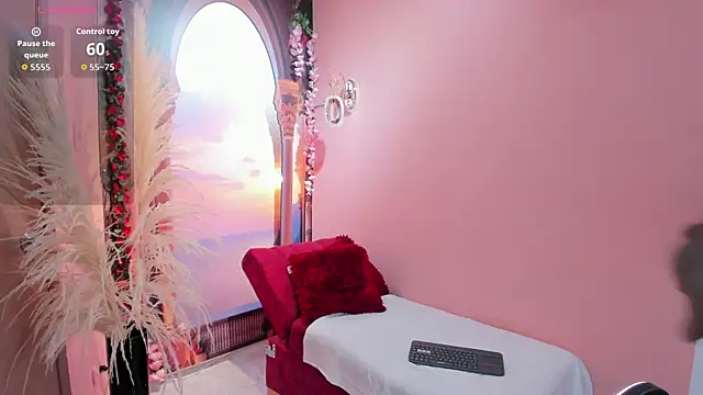 Snapshot of Madam_Dalila chatting on March 28, 11:43 am Madam Dalila online show from March 28, 11:43 am