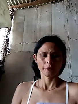 Snapshot of yuliitza4 chatting on March 8, 12:53 pm yuliitza4 online show from March 8, 12:53 pm