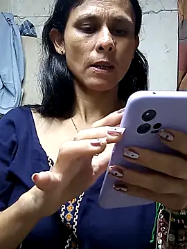 Snapshot of yuliitza4 chatting on March 18, 1:25 pm yuliitza4 online show from March 18, 1:25 pm