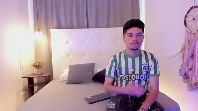 Snapshot of Jason_23__ chatting on March 17, 7:17 pm Jason 23 online show from March 17, 7:17 pm