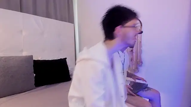 Snapshot of Jason_23__ chatting on March 24, 7:19 pm Jason 23 online show from March 24, 7:19 pm